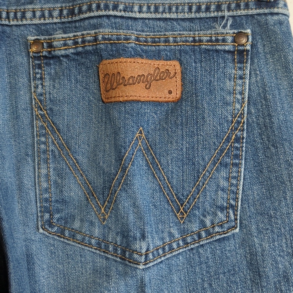 Wrangler Relaxed Fit Retro Slim Boot Blue Jeans 36x32